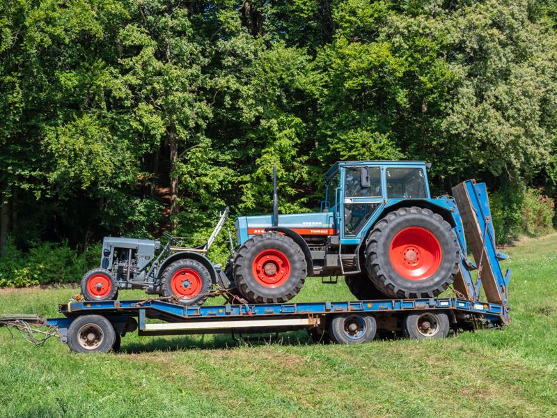Trailers & Hitches